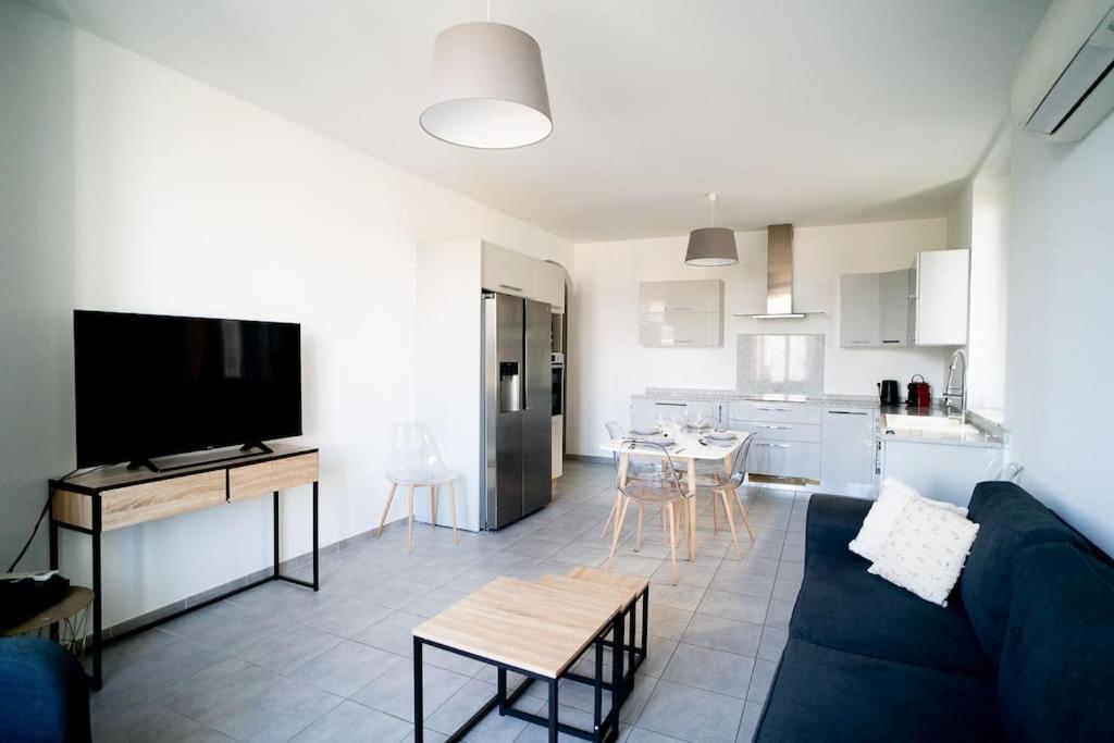 Appartement T4 Vue Mer Proche Gare Et Centre Ville Аяччо Экстерьер фото